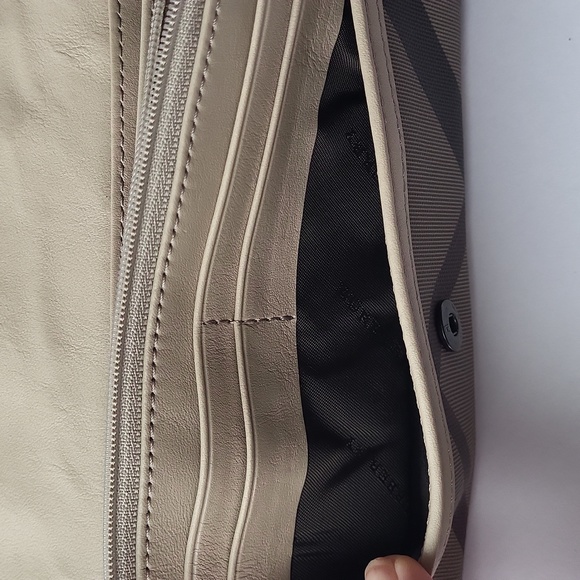 BURBERRY Smoked Check Continental Wallet - Picture 7 of 9